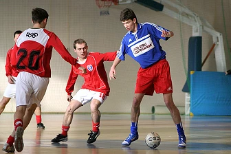 Zdjęcia z albumu 2007-02-03 - Halowy Turniej Piłki Nożnej z okazji Jubileuszu 80-lecia KS Skra
