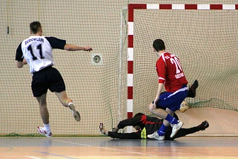Zdjęcia z albumu 2007-02-03 - Halowy Turniej Piłki Nożnej z okazji Jubileuszu 80-lecia KS Skra
