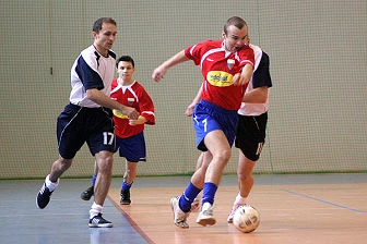 Zdjęcia z albumu 2007-02-03 - Halowy Turniej Piłki Nożnej z okazji Jubileuszu 80-lecia KS Skra