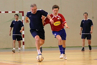 Zdjęcia z albumu 2007-02-03 - Halowy Turniej Piłki Nożnej z okazji Jubileuszu 80-lecia KS Skra