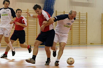 Zdjęcia z albumu 2007-02-03 - Halowy Turniej Piłki Nożnej z okazji Jubileuszu 80-lecia KS Skra
