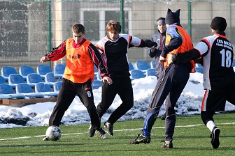 Zdjęcia z albumu 2011-01-29 - LKS Kamienica Polska - Orzeł Psary/Babienica