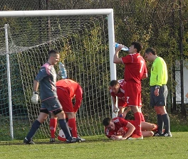 Zdjęcia z albumu 2013-10-26 - LKS Kamienica Polska - Gwarek Tarnowskie Góry