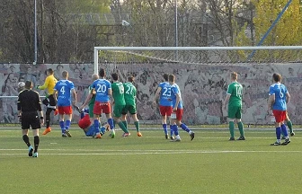 Zdjęcia z albumu 2016-04-30 - Skra II Częstochowa - Warta Mstów