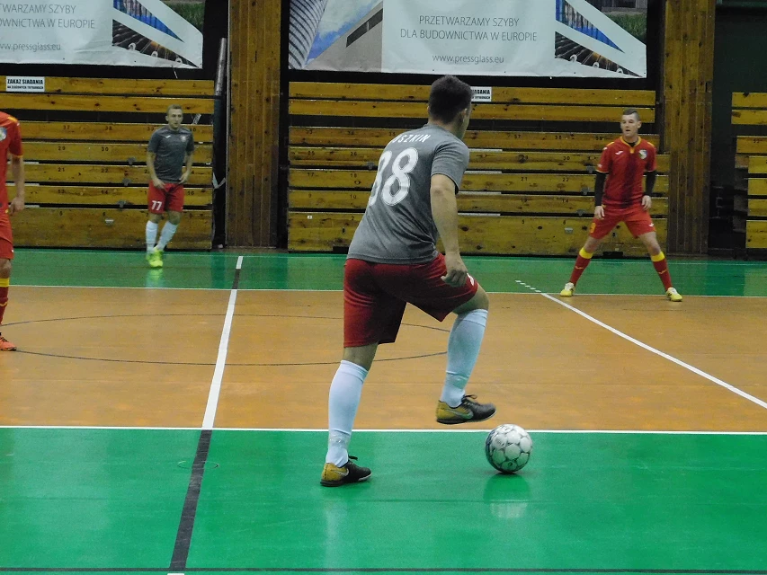 [FOTO] II Liga Futsalu: Wysokie zwycięstwo Kmicica!