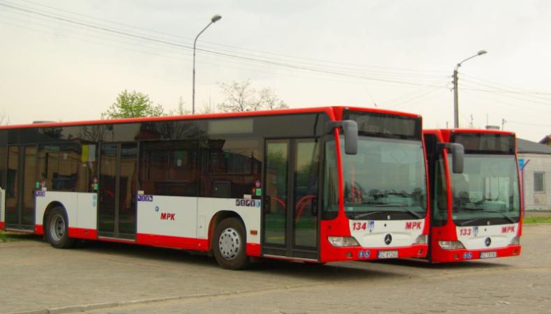 14017-Autobusem_na_Pilkarska_Gwiazdke