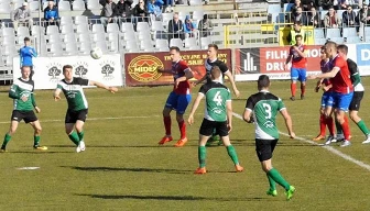 II liga: Emocje i 6 goli przy Limanowskiego. Raków wygrał i jest liderem tabeli
