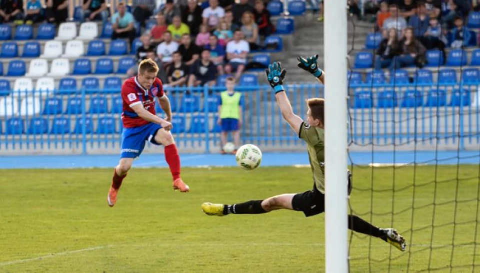II liga: wygrana Rakowa w Zambrowie, I liga coraz bliżej!
