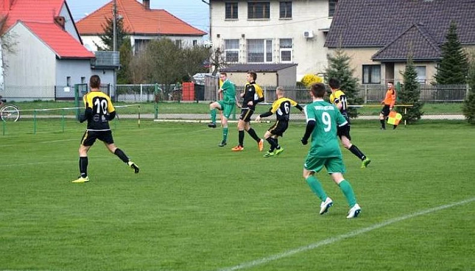 W lublinieckiej Klasie „A” odrobili zaległości. W 5-ciu meczach padło 31 goli