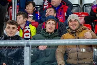 Kibice na meczu Ligi Konferencji: Raków - Universitatea