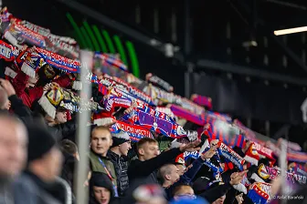 Kibice na meczu Ligi Konferencji: Raków - Universitatea