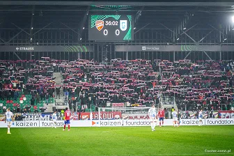 Kibice na meczu Ligi Konferencji: Raków - Universitatea
