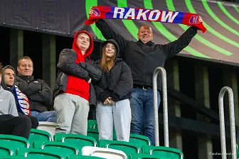 Kibice na meczu Ligi Konferencji: Raków - Universitatea