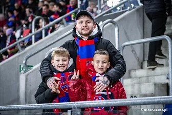 Kibice na meczu Ligi Konferencji: Raków - Fiorentina