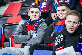 Kibice na meczu Ligi Konferencji: Raków - Fiorentina