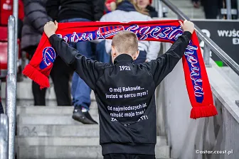 Kibice na meczu Ligi Konferencji: Raków - Fiorentina