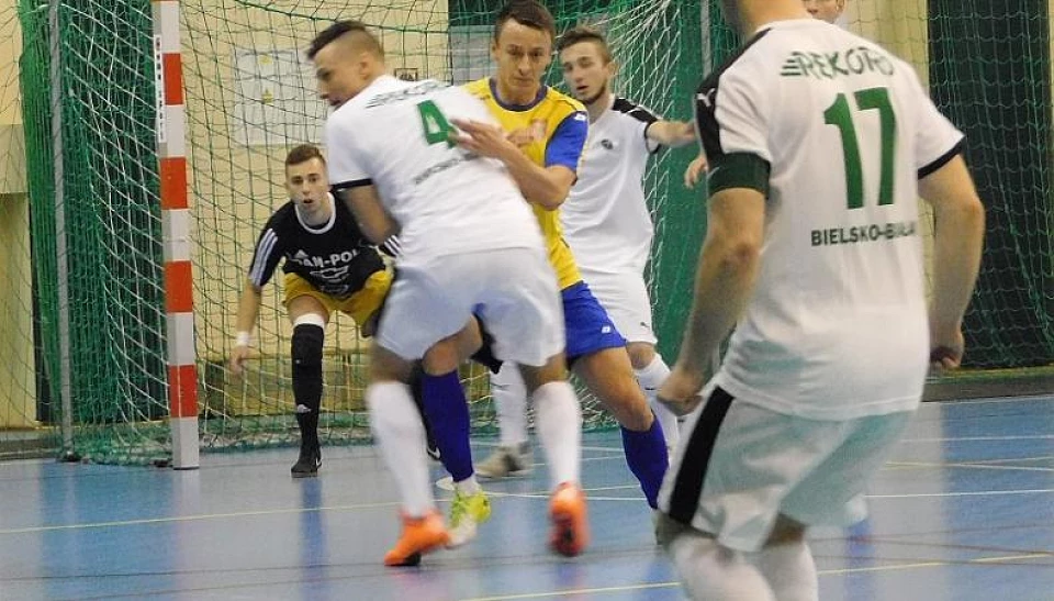 [FOTO]  II liga futsalu: 3-cia porażka z rzędu, zadecydowała druga połowa