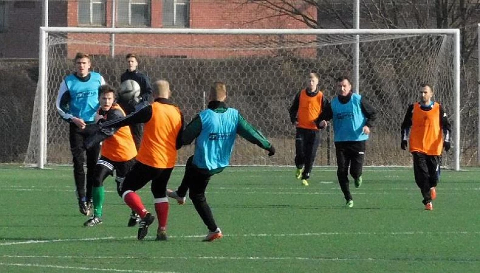 [FOTO]  Sporo goli w weekendowych sparingach. Remisu 0:0 nie było.
