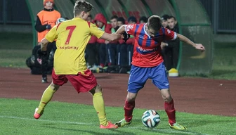 II liga: porażka Rakowa w Pruszkowie.