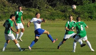 [FOTO] „Okręgówka”: wygrali drugi raz z rzędu 7:0, niespodzianki w gr.II