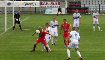 II liga: Raków wygrywa w Bełchatowie i przynajmniej do soboty będzie liderem tabeli