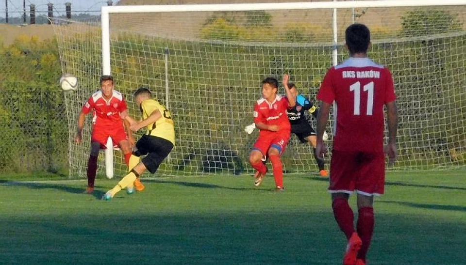 IV liga: w 15-tej kolejce tylko rezerwy Rakowa zagrają u siebie!
