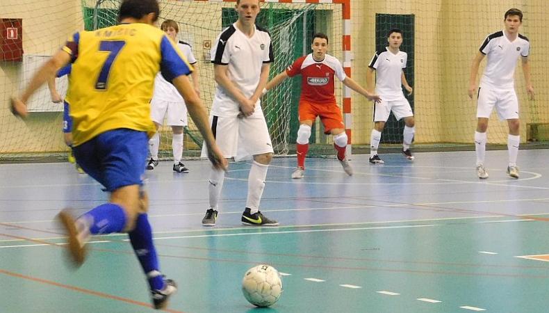 13948-II_liga_futsalu_stracili_gola_w_ostatniej_minucie_i_przegrali_pierwszy_raz