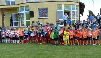 [FOTO] Turniej piłki nożnej żaków w Łobodnie – aż miło było popatrzeć!