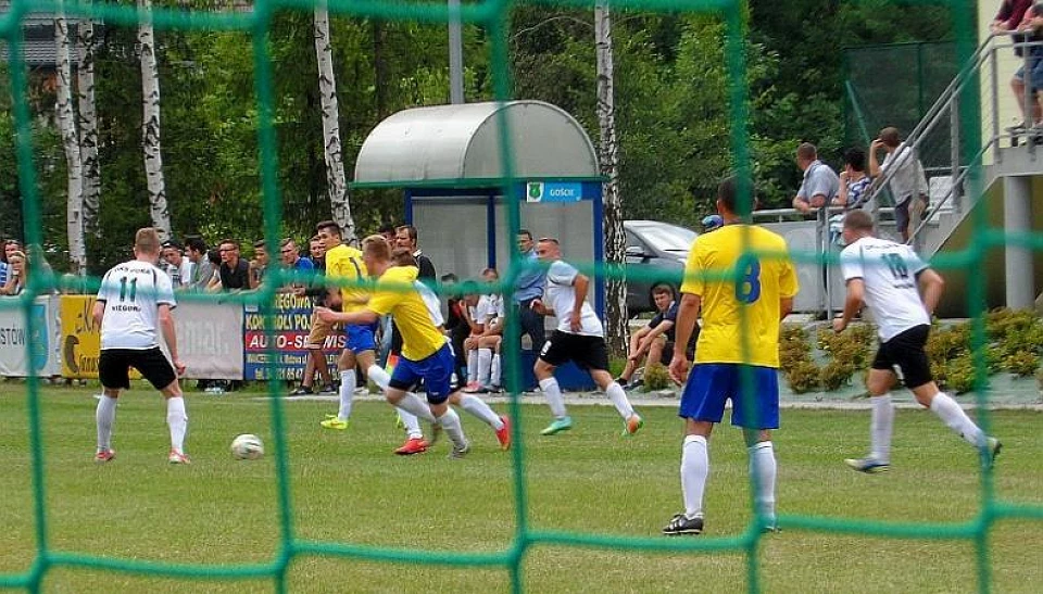 [FOTO]  W Mstowie grali o mistrza Klasy „B” za sezon 2014/2015
