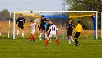 Emocje w Klasie „B” – trudne wyjazdowe mecze liderów gr.I i gr.II