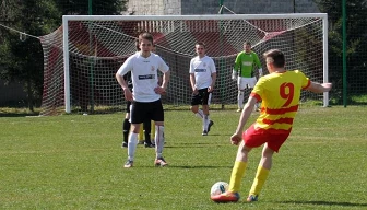 „Okręgówka”: radosny futbol i …. tuzin goli na Stradomiu
