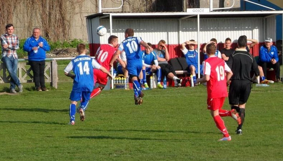 IV liga : Trudne wyjazdowe mecze MKS-u Myszków i Rakowa II.