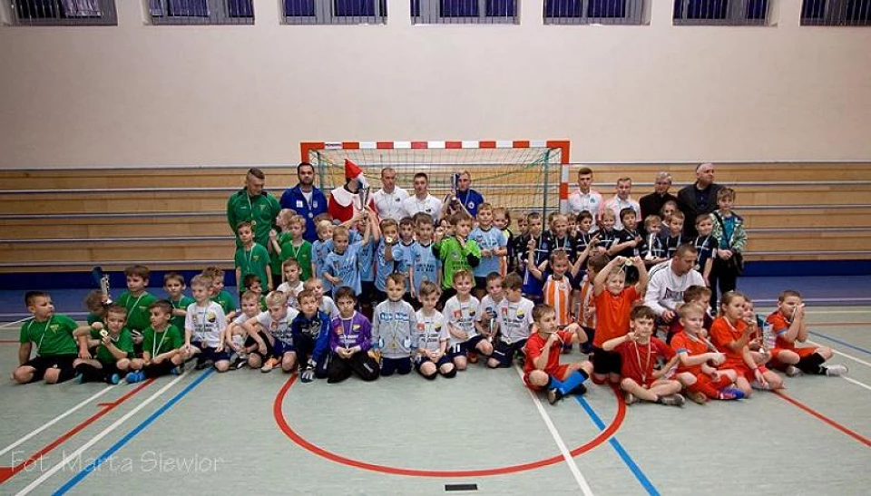 [FOTO] Młodzi adepci futbolu grali w Poczesnej o puchar Wójta Gminy