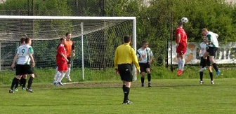 [FOTO i VIDEO]  IV liga : tylko 20 goli we wtorkowych meczach 23 kolejki
