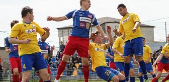 [FOTO]  „Derby” w Woźnikach dla rezerw Rakowa