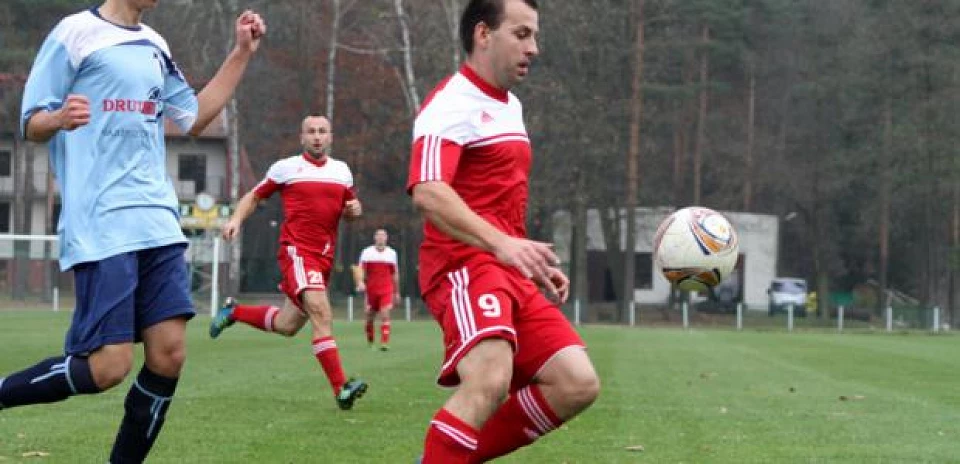 „Okręgówka” : 1 gol lidera, 7 goli wicelidera, u góry tabeli bez zmian