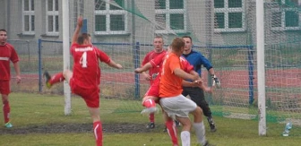 [FOTO i VIDEO]  Baraż o grę w „okręgówce” – przez 75 minut grali w „10” i …..