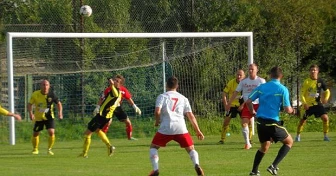 [FOTO i VIDEO]  W IV lidze : 2 wygrane i aż 4 porażki „naszych” drużyn