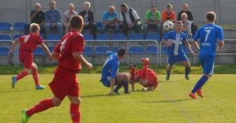 [FOTO i VIDEO] IV liga : radosny futbol w Kamienicy Polskiej, 5 goli „Rakiety”