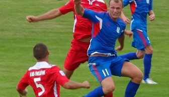 „Derby” w IV lidze : Raków II – Zieloni 0:1, Pilica – Polonia Poraj 1:1