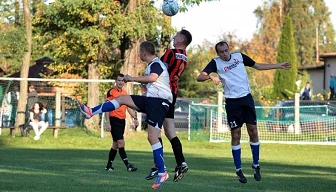 [FOTO i VIDEO] Tylko 1 mecz w niedzielę w „okręgówce” i aż… 10 goli