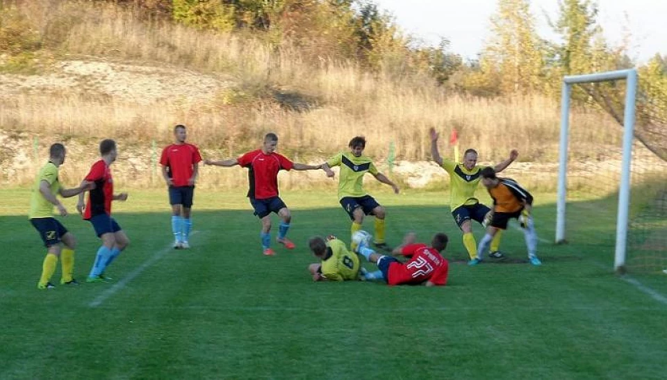 [FOTO]  5 goli w meczu, który mógł się … nie odbyć