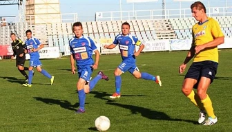 IV liga : Raków II przerwał serię zwycięstw lidera z Radzionkowa