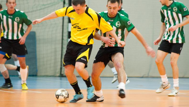 10830-II_liga_futsalu_zaczeli_od_wyjazdowej_wygranej