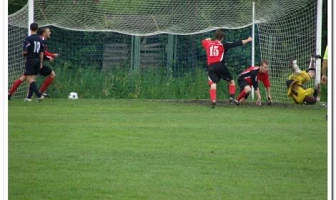 IV liga : „Derby” w Żarkach czyli …..