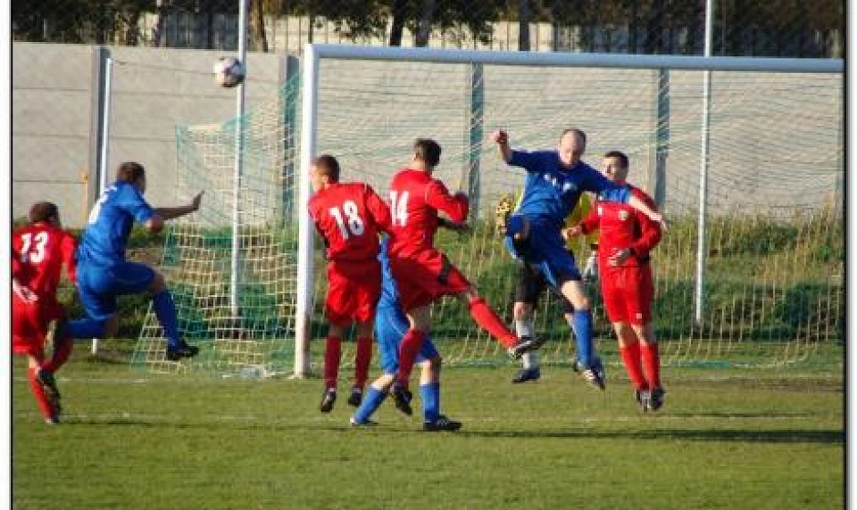 IV liga : w 10 kolejce w zestawie par mamy mecz „derbowy” w Żarkach!