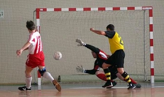 Obrońca tytułu zaczął od 5:0