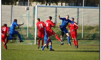 [FOTO] Jeden gol rozstrzygnął IV-ligowe derby regionu w Kamienicy Polskiej