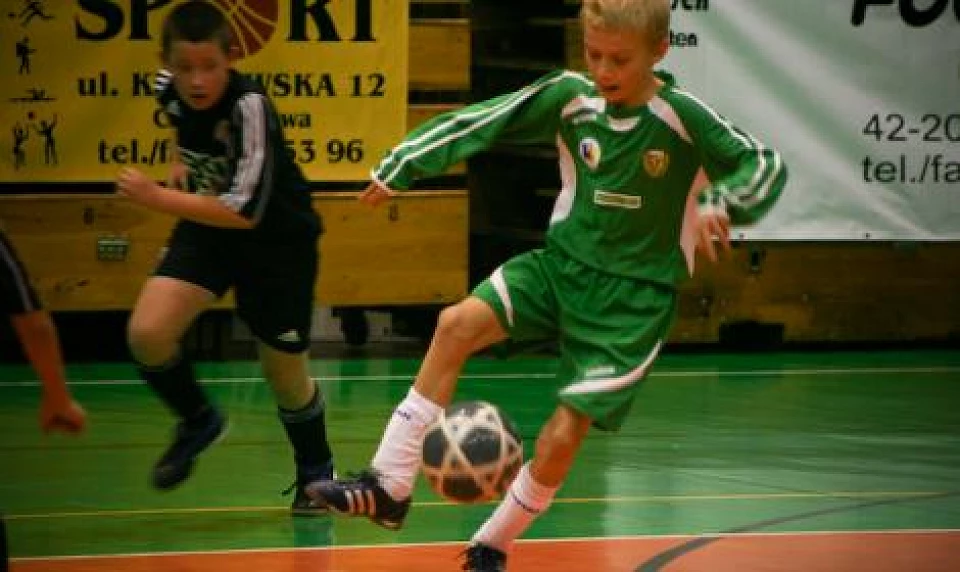 Młodzi adepci futbolu grali w Hali „Polonia”. Najlepsza była Sandecja Nowy Sącz!