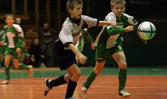 Młodzi piłkarze z roczników 2000 i 2002 grać będą w Turnieju w Olsztynie